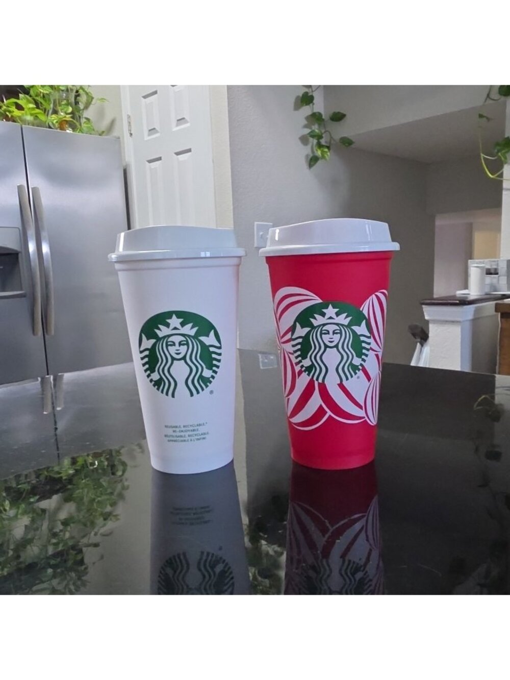 STARBUCKS Reusable Cups with Lids 16.oz (LOT OF 2), White 2014, Holiday Cup 2022